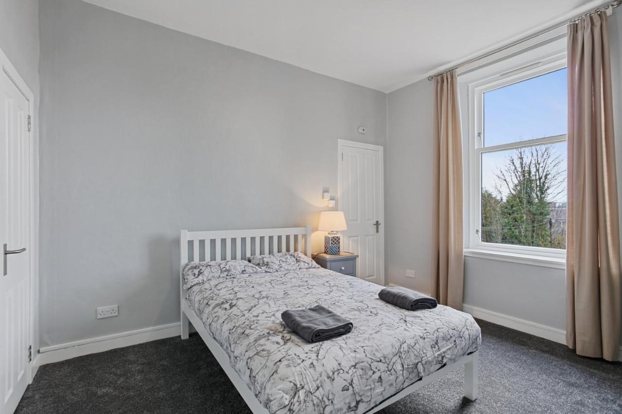 Lovely 3 Bedroom Apartment In Aberdeen Centre المظهر الخارجي الصورة