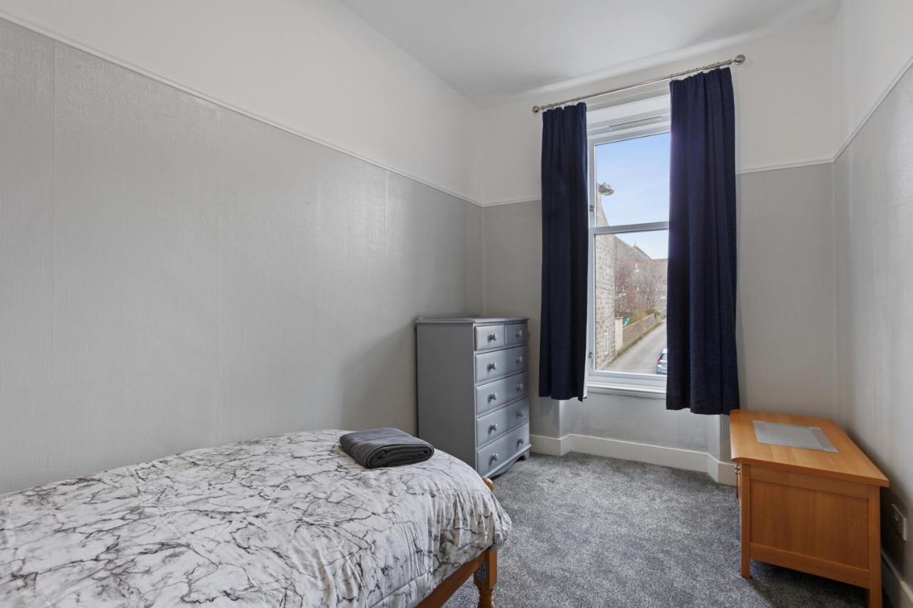 Lovely 3 Bedroom Apartment In Aberdeen Centre المظهر الخارجي الصورة